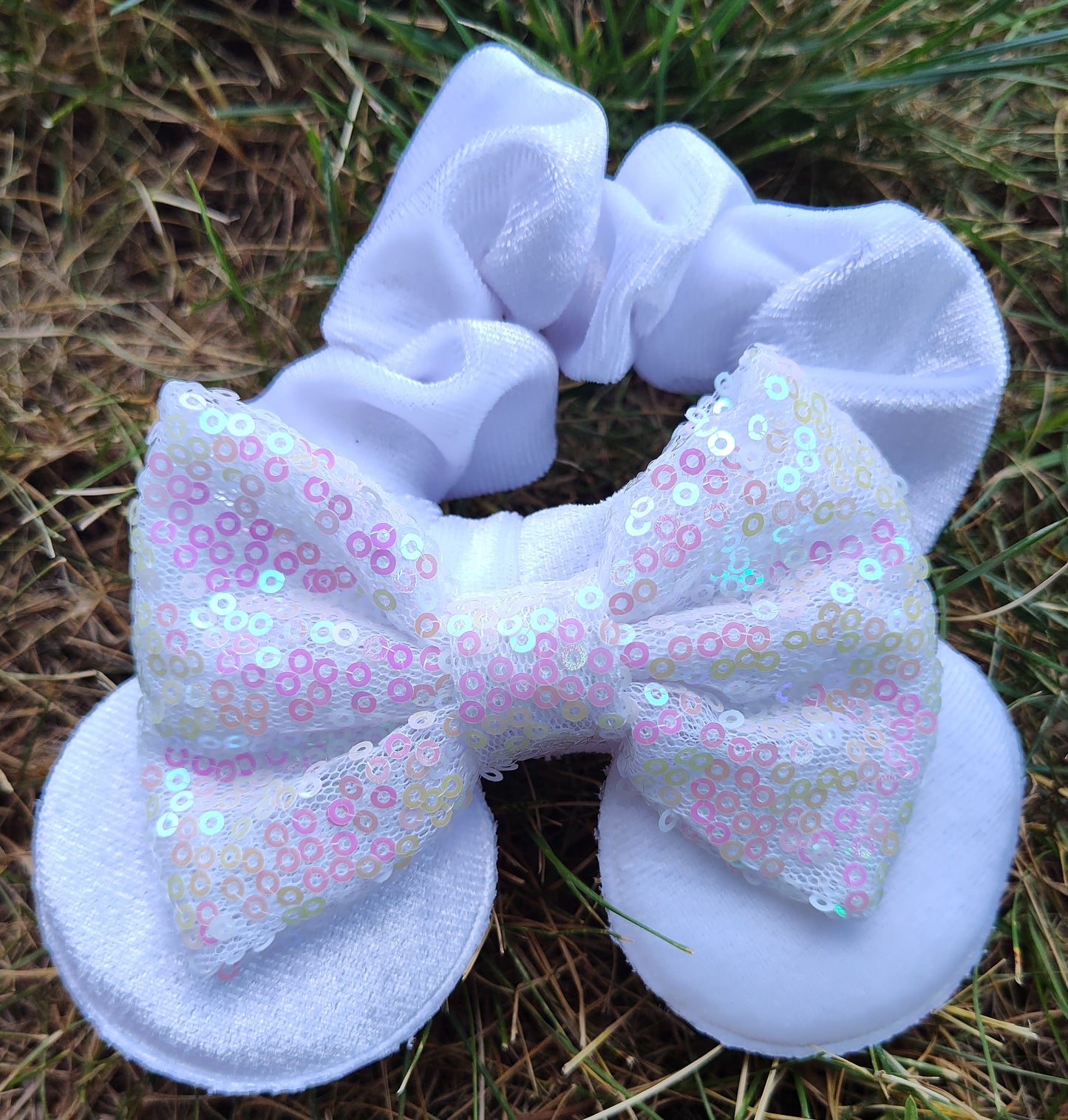 White Minnie Scrunchie